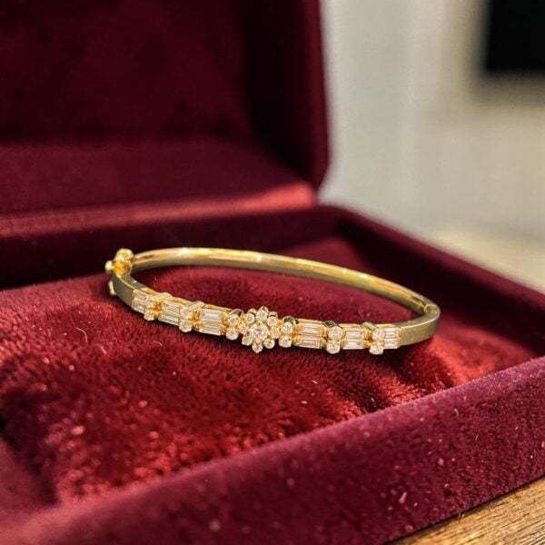B-014 (27) Pavé 1.34 Cts Round Baguette F/VS1 Diamonds Statement Bracelet 18K Yellow Gold