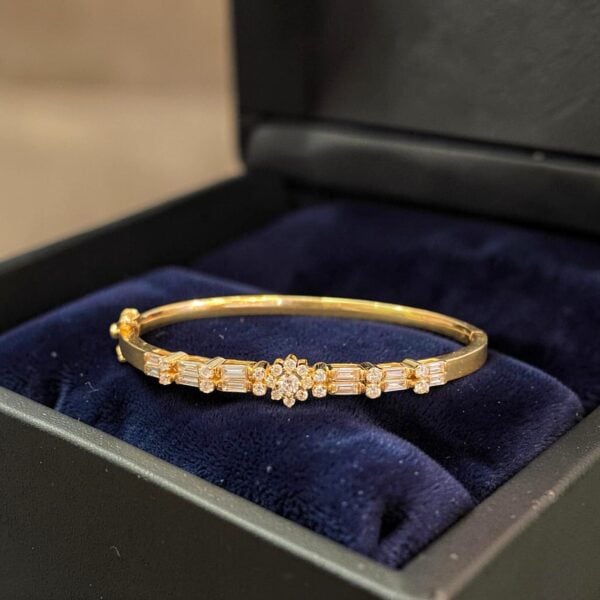 B-014 (28) Pavé 1.34 Cts Round Baguette F/VS1 Diamonds Statement Bracelet 18K Yellow Gold