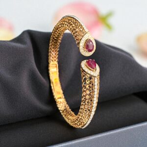 B-016 (25) Stunning 3.70 Cts Round Brilliant Cut F/VS1 Diamonds Ruby Cuff Bracelet 18K Gold