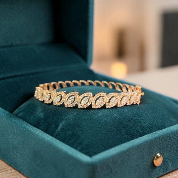 B-039 (29) Pavé 2.30 Cts Marquise Round F/VS1 Diamonds Halo Statement Bracelet In 14K Gold