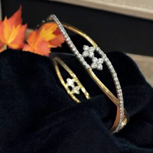 Classy 3.55 Carats Round Brilliant Cut Diamonds Floral Twist Bangle 14K Yellow Gold