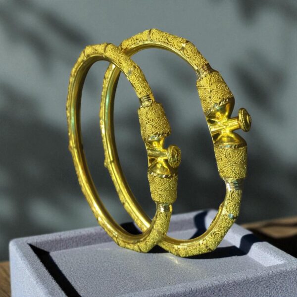 Sophisticated Dubai Handmade Screw Bangles Set in Certified 22Karat Yellow Gold