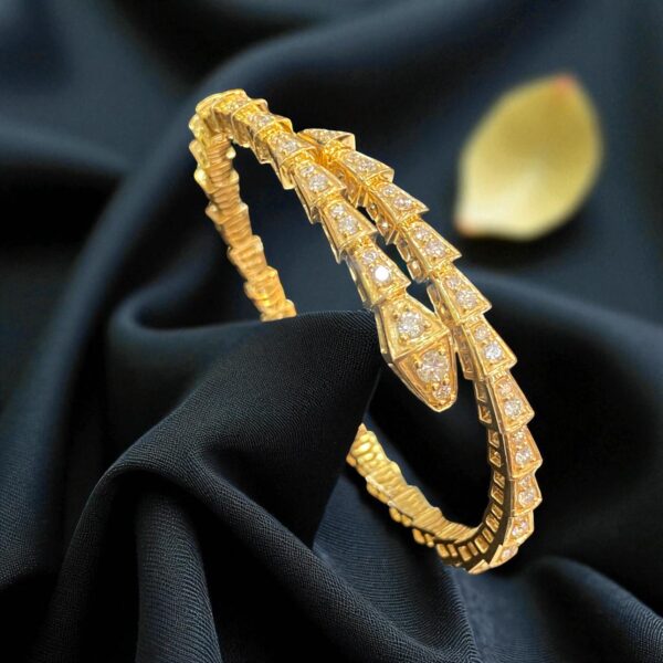Pave 2.17 Cts Round Brilliant F/VS1 Diamonds Serpenti Viper Bracelet 18K Gold