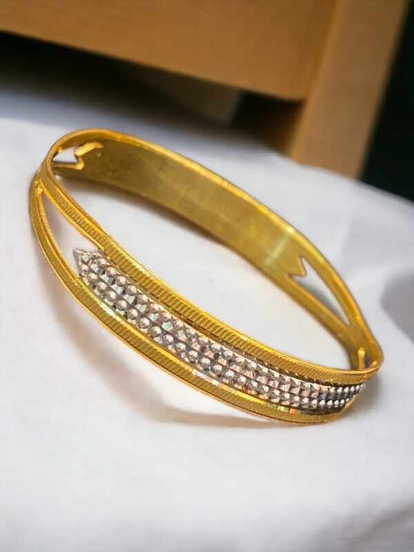 Elegant Dubai Handmade Bangle Bracelet in Certified 22K Fine Yellow Gold
