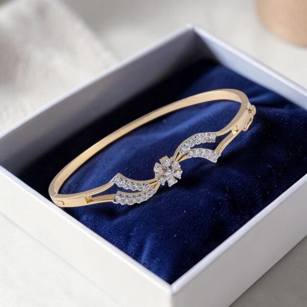Stunning 0.80 Cts Round Brilliant F/VS1 Diamonds Bangle Bracelet 14K Yellow Gold