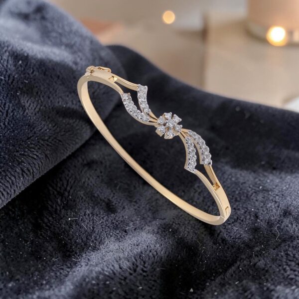 Stunning 0.80 Cts Round Brilliant F/VS1 Diamonds Bangle Bracelet 14K Yellow Gold