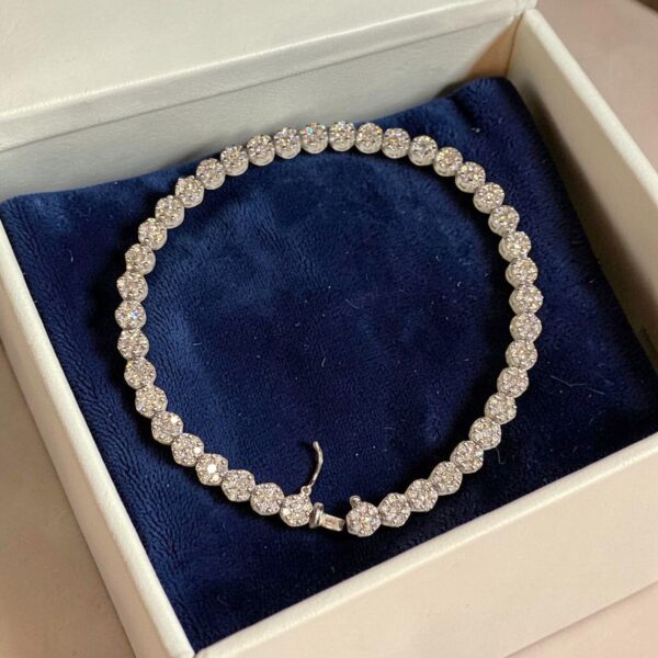 Classy 4.78 Cts Round Brilliant F/VS1 Diamonds Cluster Tennis Bracelet 14K Gold