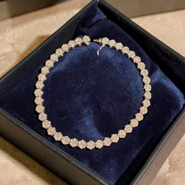 Classy 4.78 Cts Round Brilliant F/VS1 Diamonds Cluster Tennis Bracelet 14K Gold