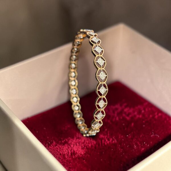 Stunning 0.62 Carats Round Brilliant F/VS1 Diamonds Bangle In Fine 14K Rose Gold