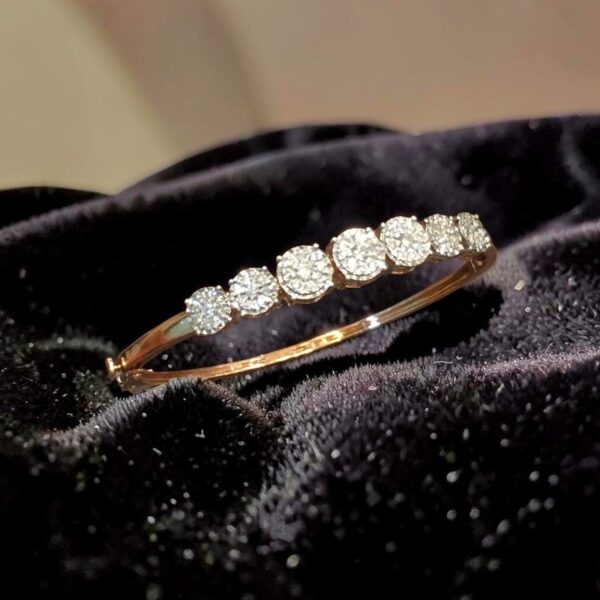 Stunning 0.92 Cts Round Brilliant F/VS1 Diamonds Statement Bracelet In 14K Gold