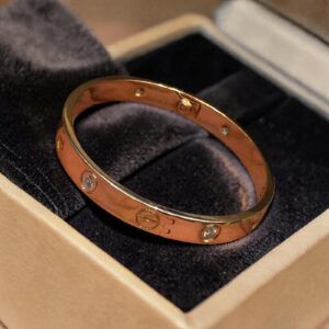 0.42 Cts Round Brilliant F/VS1 Diamonds Unisex Love Screw Bracelet In Certified 14K Rose Gold