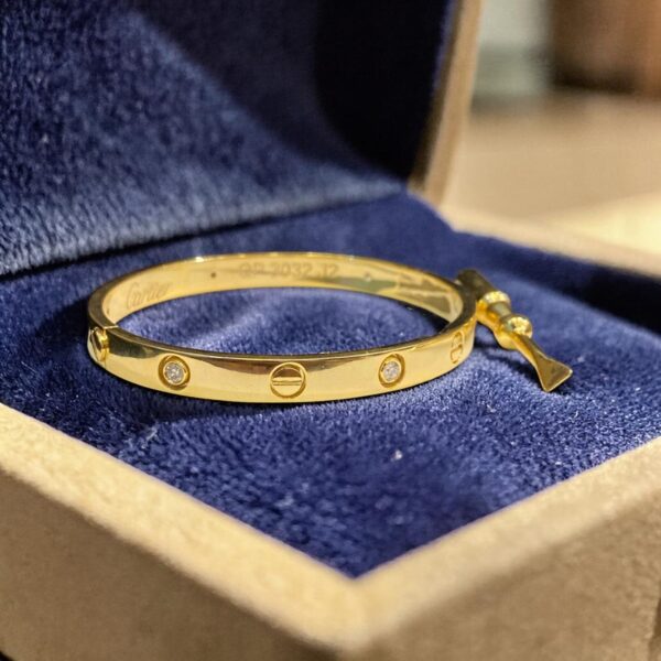 B-123-Y (15) Stunning 0.42 Cts Round Brilliant F/VS1 Diamonds Unisex Love Screw Bracelet 14K Yellow Gold