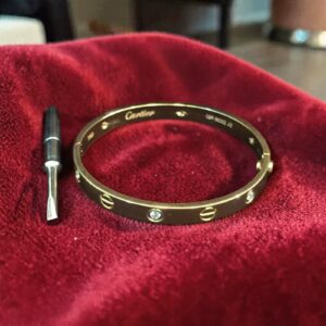 0.74 Cts Round Brilliant F/VS1 Diamonds Unisex Love Screw Bracelet 18K Rose Gold