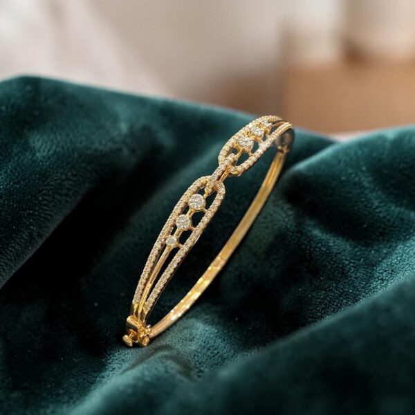 Pave 0.84 Cts Round Brilliant F/VS1 Diamonds Statement Bracelet In 14K Rose Gold