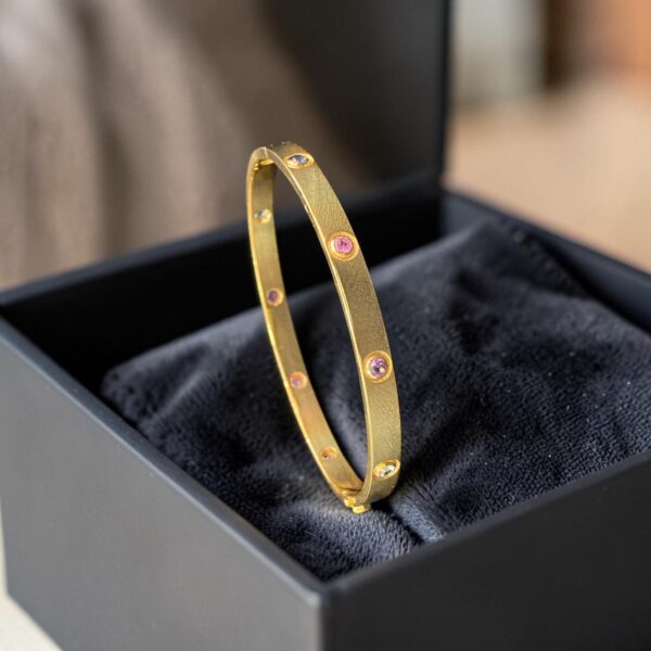 Stunning 1.60 Cts Natural Multi-Stone Rainbow Bracelet In 18K Yellow Gold Unisex