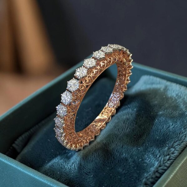 3.90 Cts Round Brilliant F/VS1 Diamonds Cluster Filigree Bracelet in 14K Rose Gold