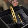 B-136 (29) 1.51 Cts Round Brilliant F/VS1 Diamonds Unisex Love Screw Bracelet in 14K Yellow Gold