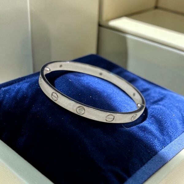B-137 (19) 0.42 Cts Round Brilliant F/VS1 Diamond Unisex Split Love Bracelet 14K in White Gold