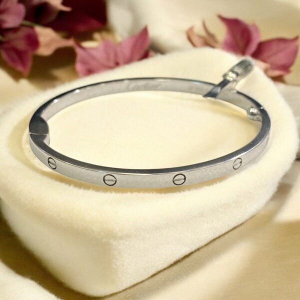 Stunning Unisex Thin Love Screw Bracelet in 14K White Gold