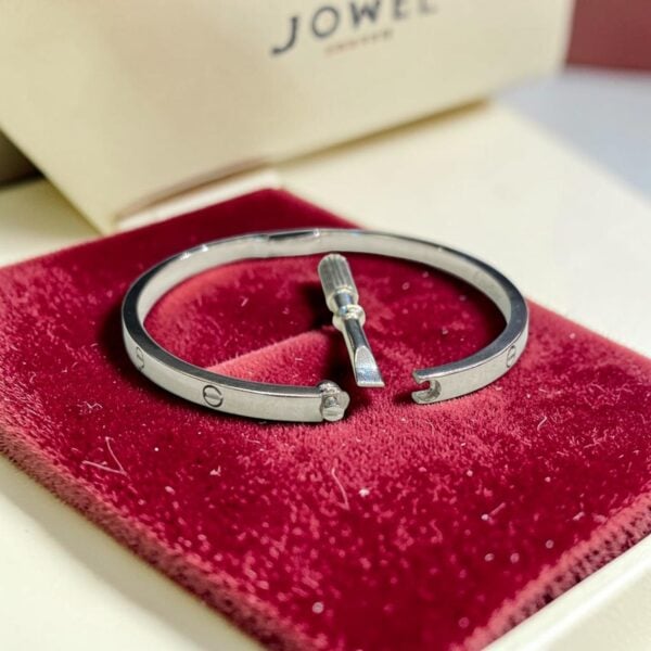 Stunning Unisex Thin Love Screw Bracelet in 14K White Gold