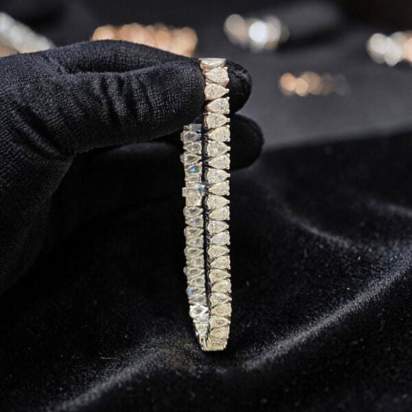 11.20 Cts 20 Pointers Pear Shape F/VS1 Diamonds Reverse Tennis Bracelet 14K Gold