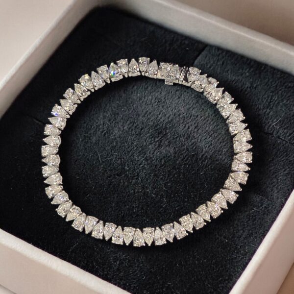 11.20 Cts 20 Pointers Pear Shape F/VS1 Diamonds Reverse Tennis Bracelet 14K Gold