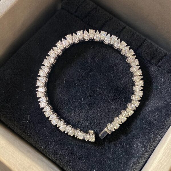 11.20 Cts 20 Pointers Pear Shape F/VS1 Diamonds Reverse Tennis Bracelet 14K Gold
