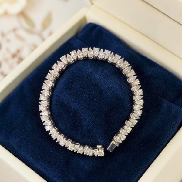 11.20 Cts 20 Pointers Pear Shape F/VS1 Diamonds Reverse Tennis Bracelet 14K Gold
