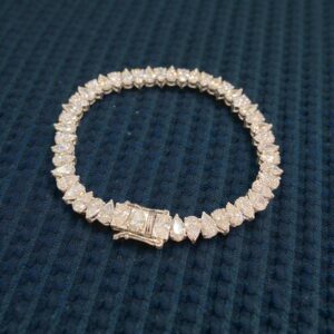 Stunning 14.40 Cts F/VS1 Diamonds Reverse Pear Tennis Bracelet In 14K White Gold