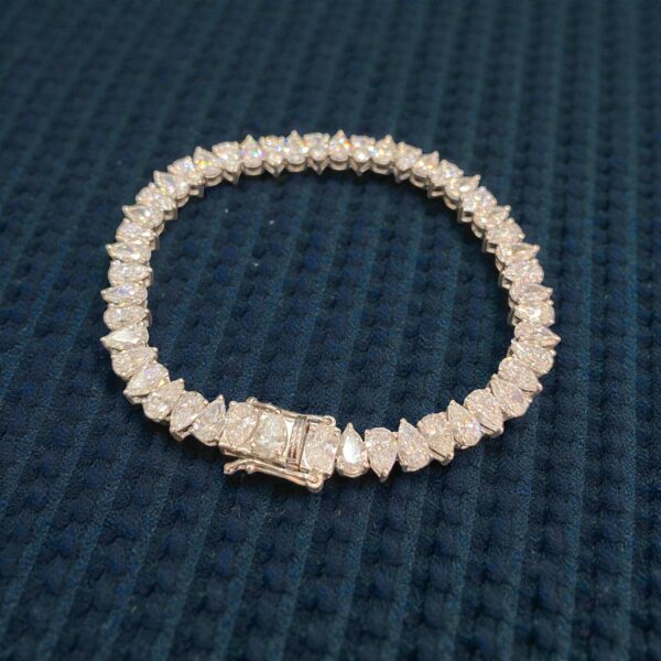 B-444-K (21) Stunning 14.40 Cts F/VS1 Diamonds Reverse Pear Tennis Bracelet In 14K White Gold
