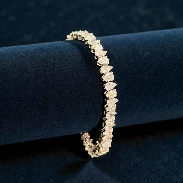 B-444-K (22) Stunning 14.40 Cts F/VS1 Diamonds Reverse Pear Tennis Bracelet In 14K White Gold