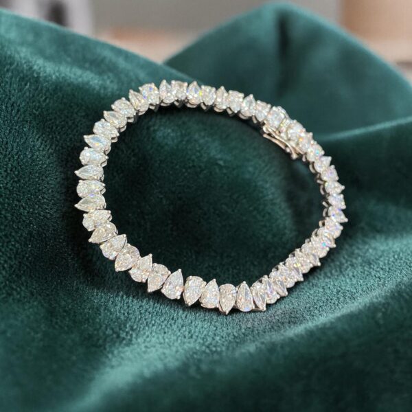 B-444-K (23) Stunning 14.40 Cts F/VS1 Diamonds Reverse Pear Tennis Bracelet In 14K White Gold