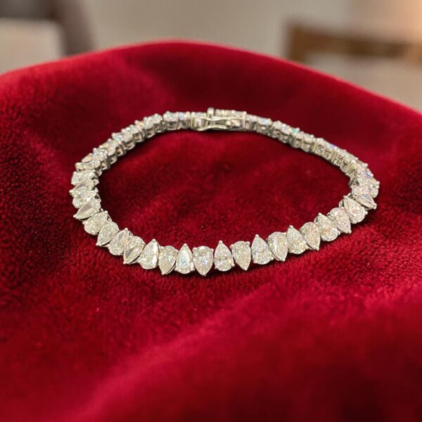 B-444-K (24) Stunning 14.40 Cts F/VS1 Diamonds Reverse Pear Tennis Bracelet In 14K White Gold