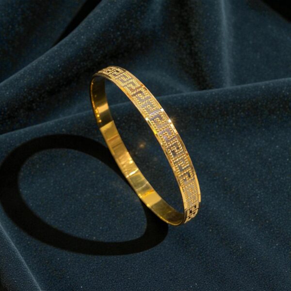 B-558 (16) Stunning Dubai Handmade Women Bangle In Certified 22Karat Yellow Gold
