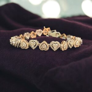 B-576 (19) Pave 5.25 Cts Round Brilliant Cut Diamonds Heart Shape Tennis Bracelet 14K Gold