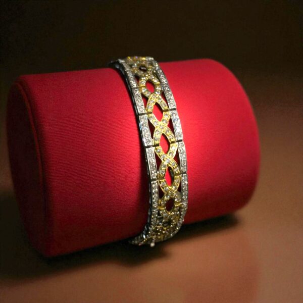 Classy 3.74 Cts Round Brilliant Cut Natural Diamonds Statement Bracelet 14K Gold