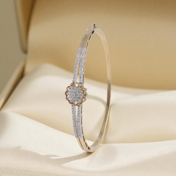 B-619 (6) Pave 0.75 Cts Round Brilliant F/VS1 Diamonds Statement Bracelet 14K Yellow Gold
