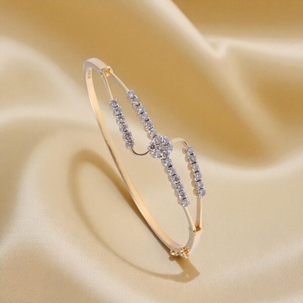 B-620 (7) 1.50 Cts Round Brilliant Cut F/VS1 Diamonds Statement Bracelet 14K Yellow Gold