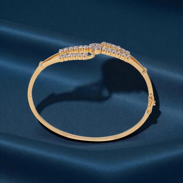 B-620 (8) 1.50 Cts Round Brilliant Cut F/VS1 Diamonds Statement Bracelet 14K Yellow Gold
