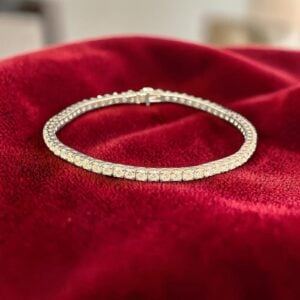 3.92 Cts Round Brilliant F/VS1 Diamonds 4-Prong Unisex Tennis Bracelet 18K Gold