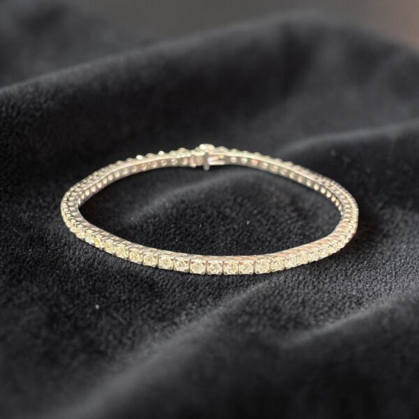 3.92 Cts Round Brilliant F/VS1 Diamonds 4-Prong Unisex Tennis Bracelet 18K Gold