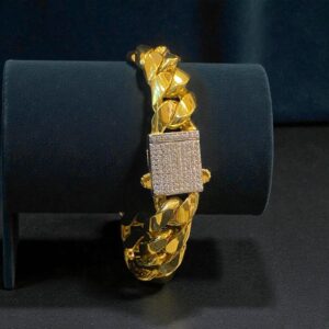 Vintage Dubai Style Men’s Cuban Link Bracelet in Fine 22K Yellow Gold