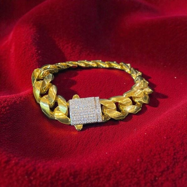 B-995 (20) Vintage Dubai Style Men’s Cuban Link Bracelet in Fine 22K Yellow Gold