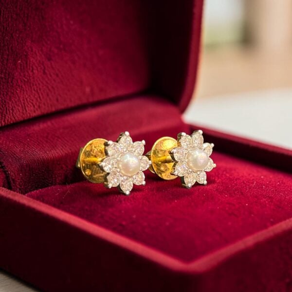 Stunning 1.10 Cts Round Brilliant F/VS1 Diamonds Pearl Stud Earrings in 14K Gold