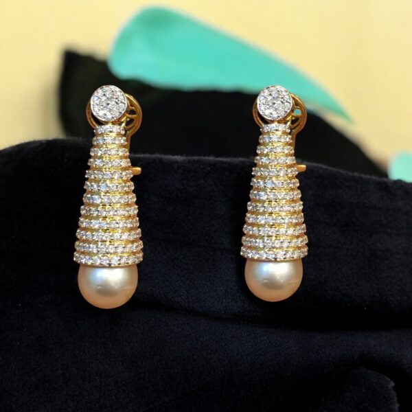 Stunning 21.66 Cts Round Brilliant Cut Diamonds Pearls Dangle Earrings 14K Gold