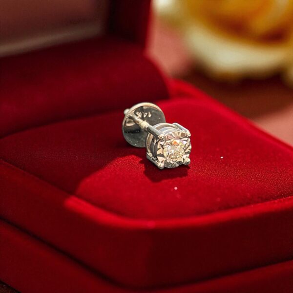 0.10 Cts Round Brilliant Cut F/VS1 Diamond Unisex illusion Stud Earring 14K Gold