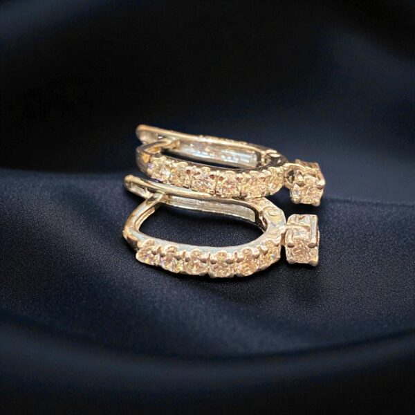 Stunning 0.68 Cts Round Brilliant Cut Natural Diamonds Dangle Earrings 18K Gold