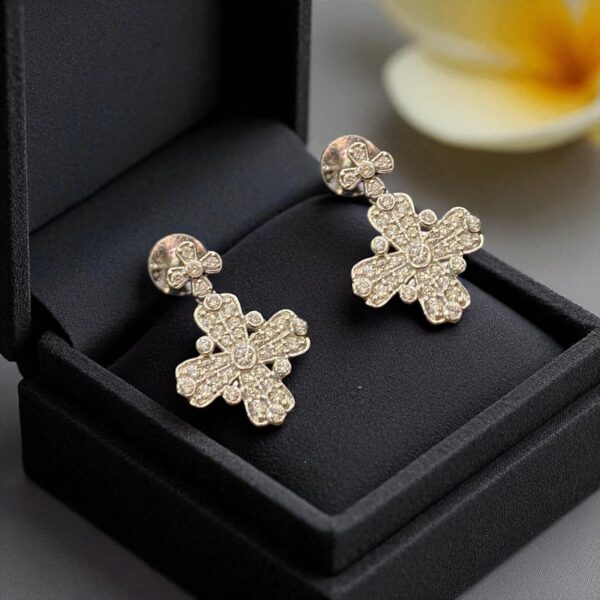 E-112 (14) Pave 1.01 Cts Round Brilliant Cut F/VS1 Diamonds Cross Dangle Earrings 18K Gold