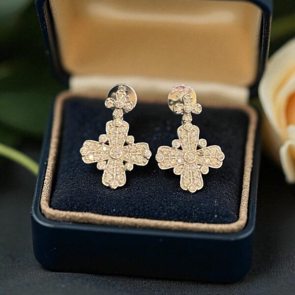 E-112 (19) Pave 1.01 Cts Round Brilliant Cut F/VS1 Diamonds Cross Dangle Earrings 18K Gold