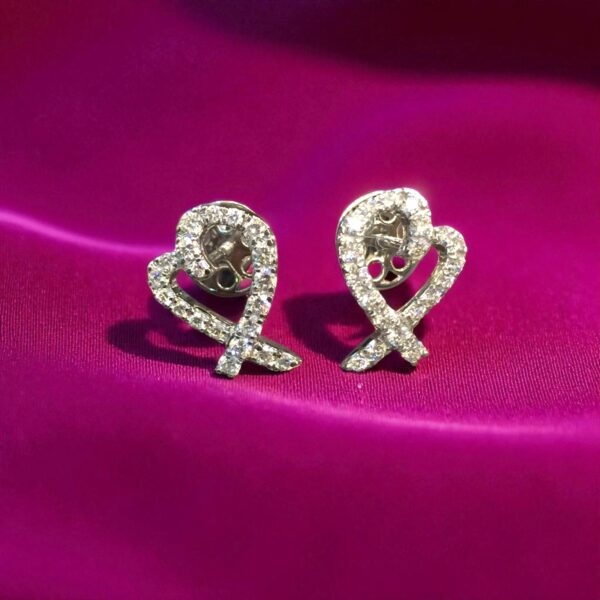 Pave 0.89 Carats F/VS1 Round Brilliant Cut Diamonds Heart Stud Earrings 18K Gold